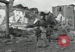 Standbild Ruinen der Fabrik Ebenhausen Krieg Anlage Ebenhausen Deutschland, 1945, aus Sekunde 61 historischem Filmmaterial Videoclip 65675074780