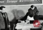 Standbild stakhanovites Litauen Sowjetunion, 1947, aus Sekunde 27 historischem Filmmaterial Videoclip 65675074788