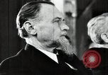 Standbild litauischen Studenten Vilnius Litauen Sozialistische Sowjetrepublik, 1947, aus Sekunde 30 historischem Filmmaterial Videoclip 65675074791
