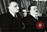 Standbild litauischen Studenten Vilnius Litauen Sozialistische Sowjetrepublik, 1947, aus Sekunde 40 historischem Filmmaterial Videoclip 65675074791