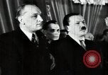 Standbild litauischen Studenten Vilnius Litauen Sozialistische Sowjetrepublik, 1947, aus Sekunde 42 historischem Filmmaterial Videoclip 65675074791