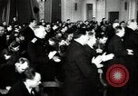 Standbild litauischen Studenten Vilnius Litauen Sozialistische Sowjetrepublik, 1947, aus Sekunde 54 historischem Filmmaterial Videoclip 65675074791