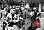 Standbild litauischen Studenten Vilnius der litauischen Sozialistischen Sowjetrepublik, 1947, aus Sekunde 1 historischem Filmmaterial Videoclip 65675074792