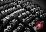 Standbild litauischen Studenten Vilnius der litauischen Sozialistischen Sowjetrepublik, 1947, aus Sekunde 30 historischem Filmmaterial Videoclip 65675074792