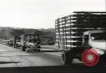Immagine di Costruzione del centro di ricollocazione di Heart Mountain Cody Wyoming USA, 1942, secondo 27 filmato di repertorio 65675074797