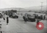 Immagine di Costruzione del centro di ricollocazione di Heart Mountain Cody Wyoming USA, 1942, secondo 43 filmato di repertorio 65675074797