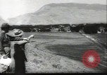 Immagine di Costruzione del centro di ricollocazione di Heart Mountain Cody Wyoming USA, 1942, secondo 53 filmato di repertorio 65675074797