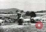 Standbild größte Bauernhof der Familie Quebec Kanada, 1942, aus Sekunde 10 historischem Filmmaterial Videoclip 65675074801