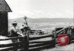 Standbild größte Bauernhof der Familie Quebec Kanada, 1942, aus Sekunde 15 historischem Filmmaterial Videoclip 65675074801