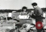 Standbild größte Bauernhof der Familie Quebec Kanada, 1942, aus Sekunde 17 historischem Filmmaterial Videoclip 65675074801