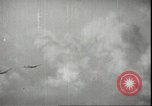 Standbild japanischen Bomber British Malaya, 1941, aus Sekunde 1 historischem Filmmaterial Videoclip 65675074827