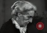 Standbild deutsche Frau New York United States USA, 1938, aus Sekunde 29 historischem Filmmaterial Videoclip 65675074846