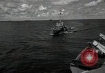 Standbild destroyer Escort Peleliu Palau Inseln, 1944, aus Sekunde 34 historischem Filmmaterial Videoclip 65675074869