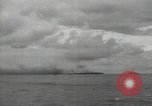 Standbild Marines Peleliu Palau Inseln, 1944, aus Sekunde 14 historischem Filmmaterial Videoclip 65675074870