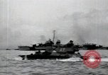 Standbild Marines Peleliu Palau Inseln, 1944, aus Sekunde 26 historischem Filmmaterial Videoclip 65675074870