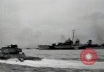 Standbild Marines Peleliu Palau Inseln, 1944, aus Sekunde 29 historischem Filmmaterial Videoclip 65675074870