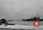 Standbild Marines Peleliu Palau Inseln, 1944, aus Sekunde 30 historischem Filmmaterial Videoclip 65675074870