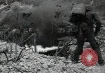 Standbild Marines Peleliu Palau Inseln, 1944, aus Sekunde 10 historischem Filmmaterial Videoclip 65675074871