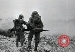 Standbild Marines Peleliu Palau Inseln, 1944, aus Sekunde 18 historischem Filmmaterial Videoclip 65675074871