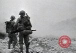Standbild Marines Peleliu Palau Inseln, 1944, aus Sekunde 19 historischem Filmmaterial Videoclip 65675074871