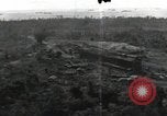 Standbild Luftaufnahmen der Insel Küste bei der Anlandung Angaur Palau Inseln, 1944, aus Sekunde 25 historischem Filmmaterial Videoclip 65675074875