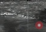 Standbild Luftaufnahmen der Insel Küste bei der Anlandung Angaur Palau Inseln, 1944, aus Sekunde 37 historischem Filmmaterial Videoclip 65675074875