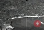 Standbild Luftaufnahmen der Insel Küste bei der Anlandung Angaur Palau Inseln, 1944, aus Sekunde 46 historischem Filmmaterial Videoclip 65675074875