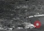 Standbild Luftaufnahmen der Insel Küste bei der Anlandung Angaur Palau Inseln, 1944, aus Sekunde 48 historischem Filmmaterial Videoclip 65675074875