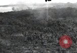 Standbild Deutschland Landung Handwerk Angaur Palau Inseln, 1944, aus Sekunde 35 historischem Filmmaterial Videoclip 65675074876