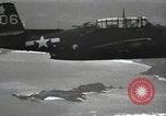 Standbild TBM Avenger Bomber Pacific Theater, 1945, aus Sekunde 33 historischem Filmmaterial Videoclip 65675074879