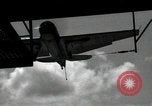 Standbild F6F Hellcat Jagdflugzeug Iwo Jima, 1945, aus Sekunde 39 historischem Filmmaterial Videoclip 65675074880