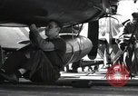 Standbild F6F Hellcat Jagdflugzeug Iwo Jima, 1945, aus Sekunde 47 historischem Filmmaterial Videoclip 65675074880