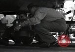 Standbild F6F Hellcat Jagdflugzeug Iwo Jima, 1945, aus Sekunde 56 historischem Filmmaterial Videoclip 65675074880