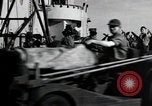 Standbild Navy Personal Iwo Jima, 1945, aus Sekunde 15 historischem Filmmaterial Videoclip 65675074884