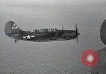 Standbild SB2C Helldiver Bomber Bonin Inseln Japan, 1944, aus Sekunde 43 historischem Filmmaterial Videoclip 65675074885