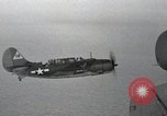 Standbild SB2C Helldiver Bomber Bonin Inseln Japan, 1944, aus Sekunde 51 historischem Filmmaterial Videoclip 65675074885