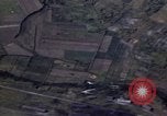 Standbild strafing von japanischen Flugzeugen Pacific Theater, 1944, aus Sekunde 7 historischem Filmmaterial Videoclip 65675074888