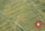 Standbild strafing von japanischen Flugzeugen Pacific Theater, 1944, aus Sekunde 26 historischem Filmmaterial Videoclip 65675074888