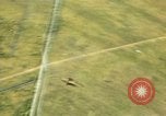 Standbild strafing von japanischen Flugzeugen Pacific Theater, 1944, aus Sekunde 31 historischem Filmmaterial Videoclip 65675074888