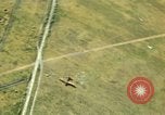 Standbild strafing von japanischen Flugzeugen Pacific Theater, 1944, aus Sekunde 32 historischem Filmmaterial Videoclip 65675074888