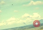 Standbild strafing von japanischen Flugzeugen Pacific Theater, 1944, aus Sekunde 44 historischem Filmmaterial Videoclip 65675074888