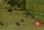 Standbild strafing von japanischen Flugzeugen Pacific Theater, 1944, aus Sekunde 47 historischem Filmmaterial Videoclip 65675074888
