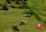Standbild strafing von japanischen Flugzeugen Pacific Theater, 1944, aus Sekunde 49 historischem Filmmaterial Videoclip 65675074888