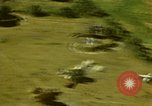 Standbild strafing von japanischen Flugzeugen Pacific Theater, 1944, aus Sekunde 50 historischem Filmmaterial Videoclip 65675074888