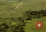 Standbild strafing von japanischen Flugzeugen Pacific Theater, 1944, aus Sekunde 52 historischem Filmmaterial Videoclip 65675074888