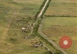 Standbild strafing von japanischen Flugzeugen Pacific Theater, 1944, aus Sekunde 60 historischem Filmmaterial Videoclip 65675074888