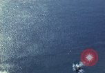 Standbild strafing japanischen Frachter Pacific Theater, 1944, aus Sekunde 17 historischem Filmmaterial Videoclip 65675074900