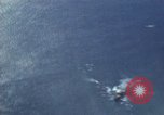 Standbild strafing japanischen Frachter Pacific Theater, 1944, aus Sekunde 20 historischem Filmmaterial Videoclip 65675074900