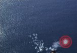 Standbild strafing japanischen Frachter Pacific Theater, 1944, aus Sekunde 22 historischem Filmmaterial Videoclip 65675074900