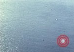 Standbild strafing japanischen Frachter Pacific Theater, 1944, aus Sekunde 24 historischem Filmmaterial Videoclip 65675074900